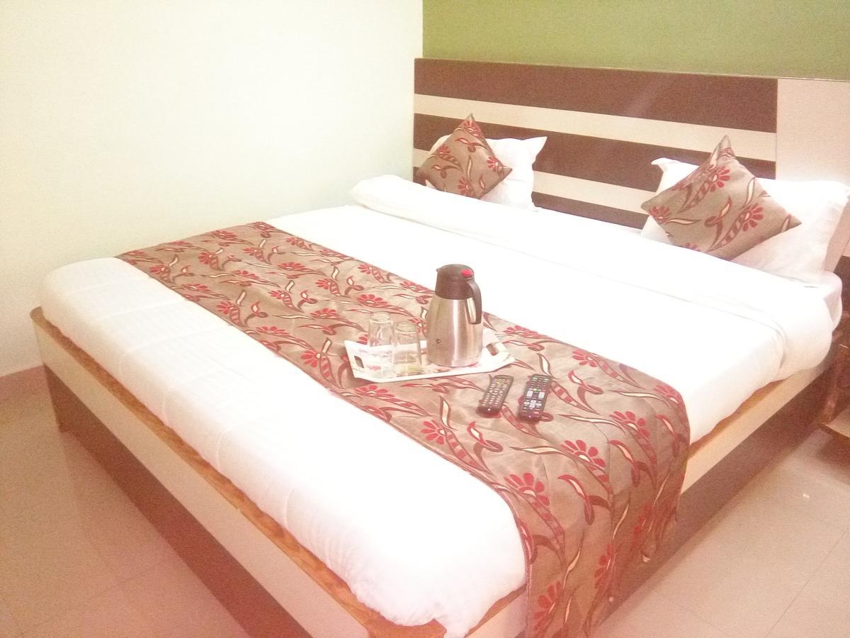 Hotel Mani International ปัฏนา ภายนอก รูปภาพ